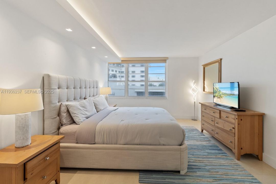 For Rent: $3,250 (1 beds, 1 baths, 845 Square Feet)