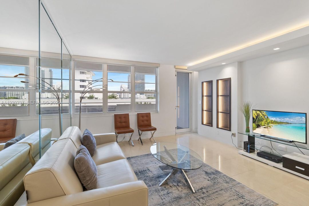 For Rent: $3,250 (1 beds, 1 baths, 845 Square Feet)