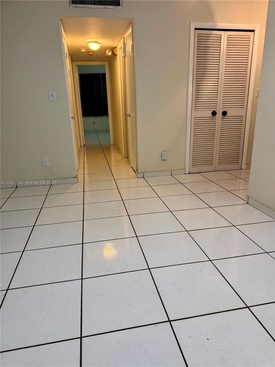 На продажу: $289,000 (2 спален, 2 ванн, 1110 Квадратных фут)