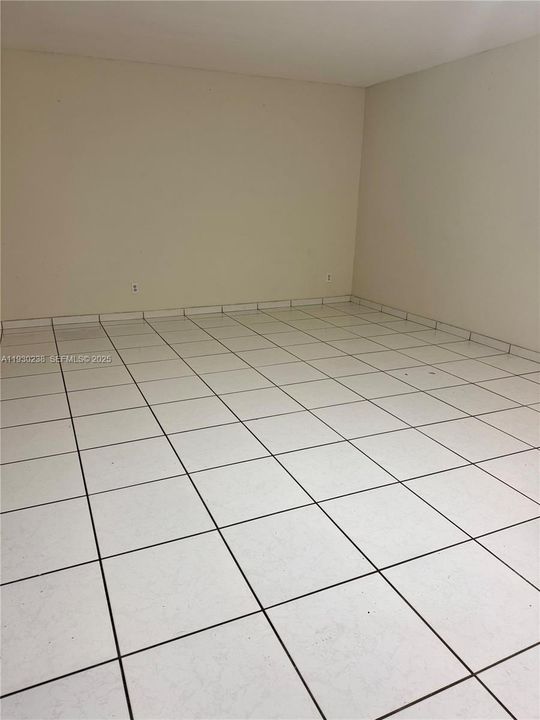 На продажу: $289,000 (2 спален, 2 ванн, 1110 Квадратных фут)