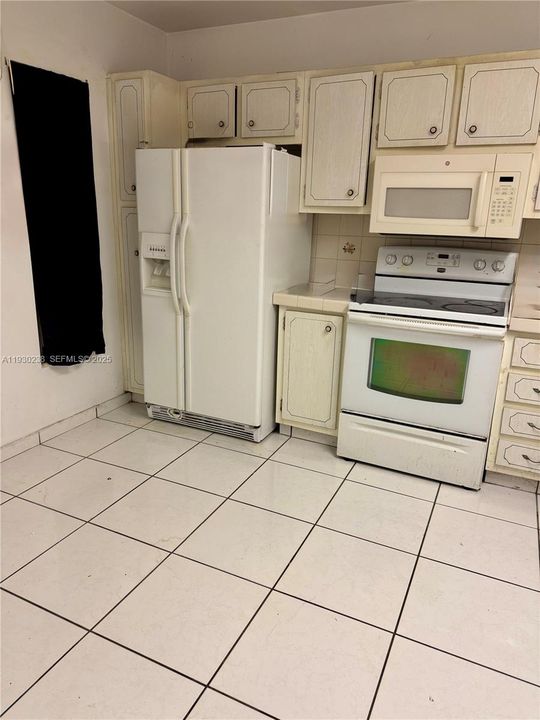 На продажу: $289,000 (2 спален, 2 ванн, 1110 Квадратных фут)