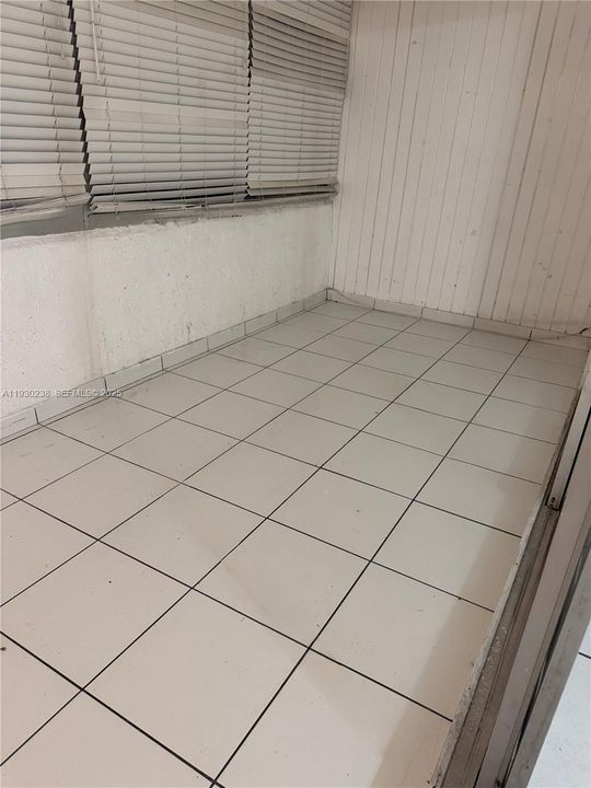 На продажу: $289,000 (2 спален, 2 ванн, 1110 Квадратных фут)