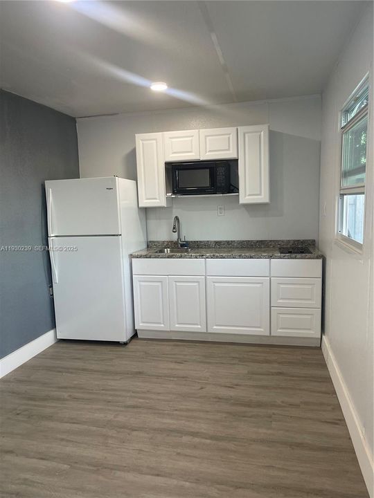 For Sale: $499,000 (2 beds, 2 baths, 1148 Square Feet)