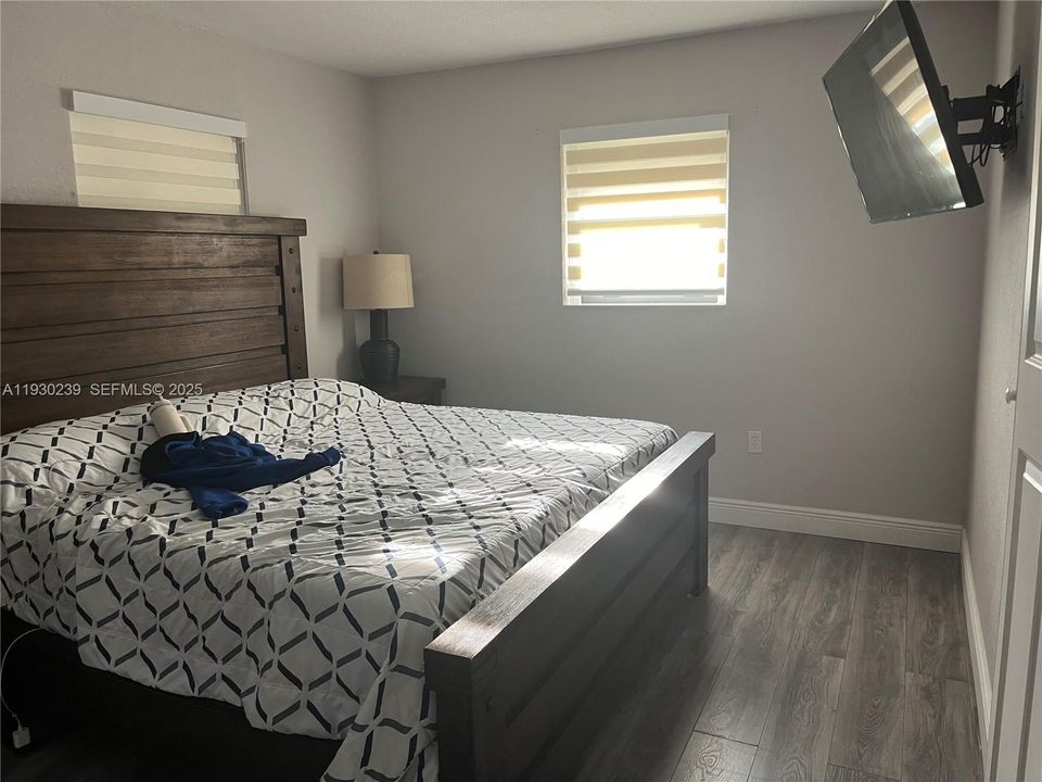 For Sale: $499,000 (2 beds, 2 baths, 1148 Square Feet)