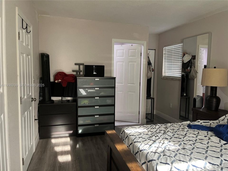 For Sale: $499,000 (2 beds, 2 baths, 1148 Square Feet)