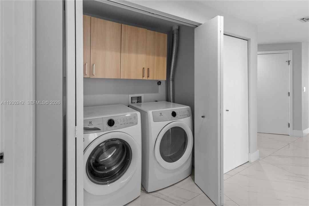 На продажу: $975,000 (3 спален, 3 ванн, 1557 Квадратных фут)