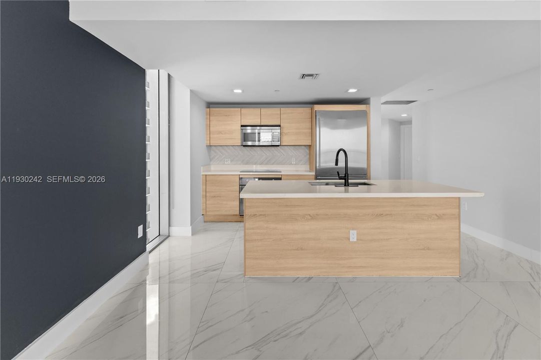 На продажу: $975,000 (3 спален, 3 ванн, 1557 Квадратных фут)