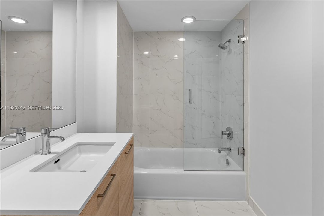 На продажу: $975,000 (3 спален, 3 ванн, 1557 Квадратных фут)