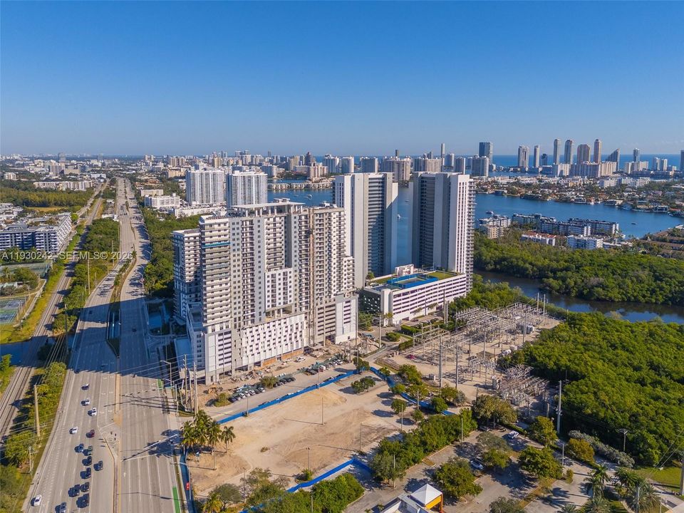 На продажу: $975,000 (3 спален, 3 ванн, 1557 Квадратных фут)