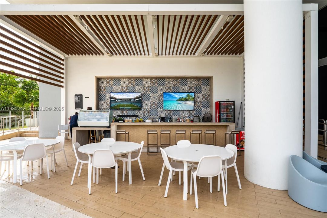 На продажу: $975,000 (3 спален, 3 ванн, 1557 Квадратных фут)