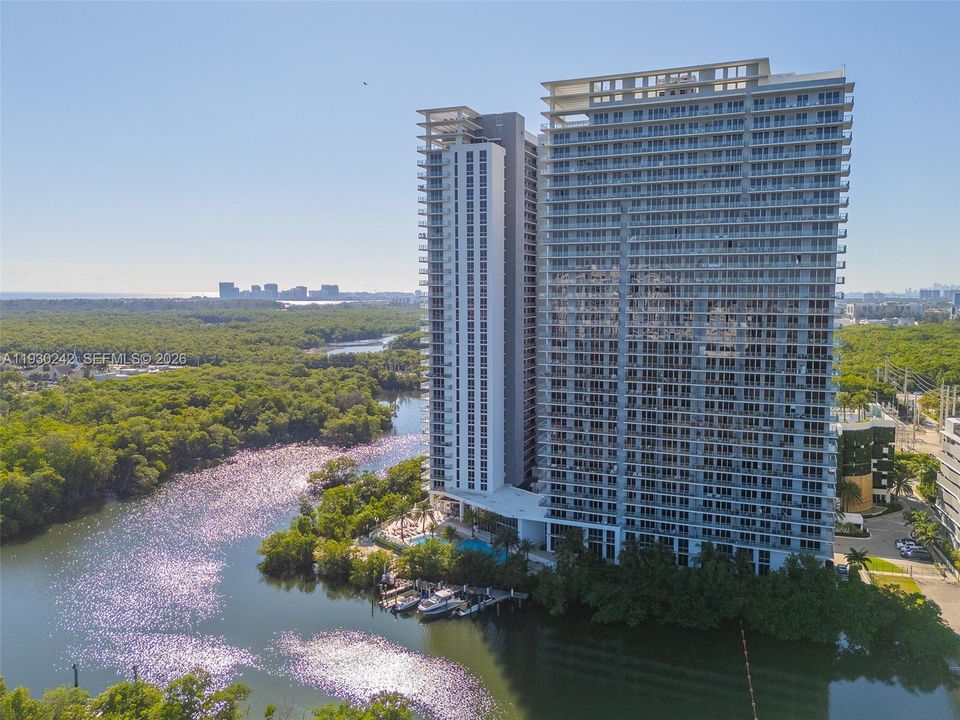 На продажу: $975,000 (3 спален, 3 ванн, 1557 Квадратных фут)