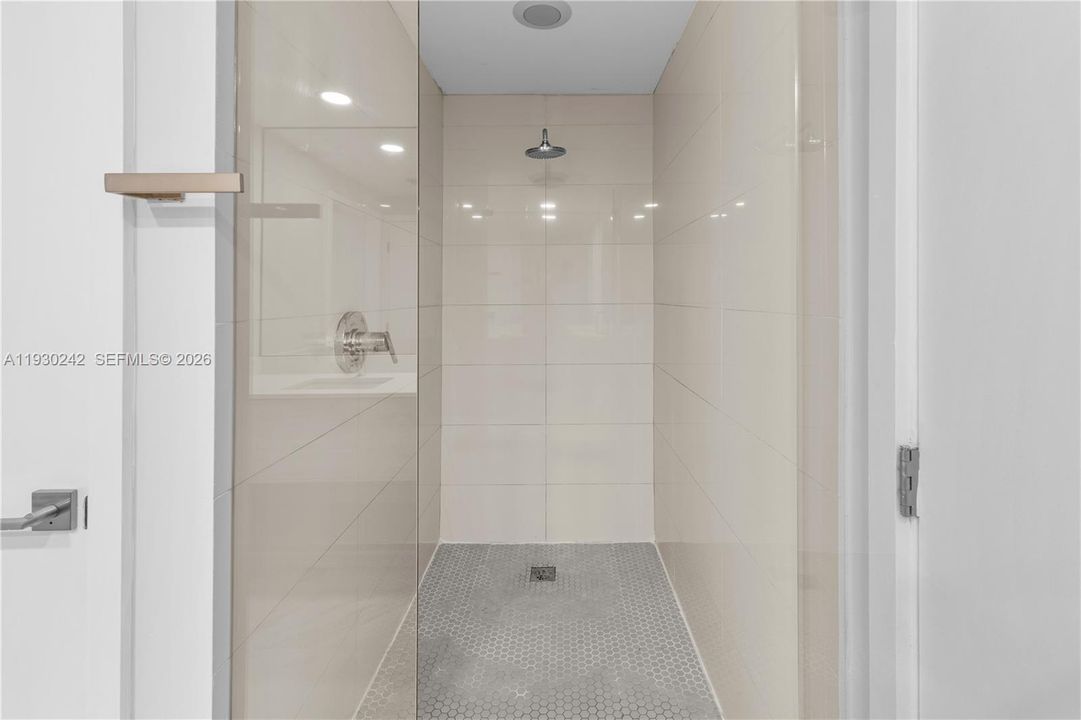 На продажу: $975,000 (3 спален, 3 ванн, 1557 Квадратных фут)