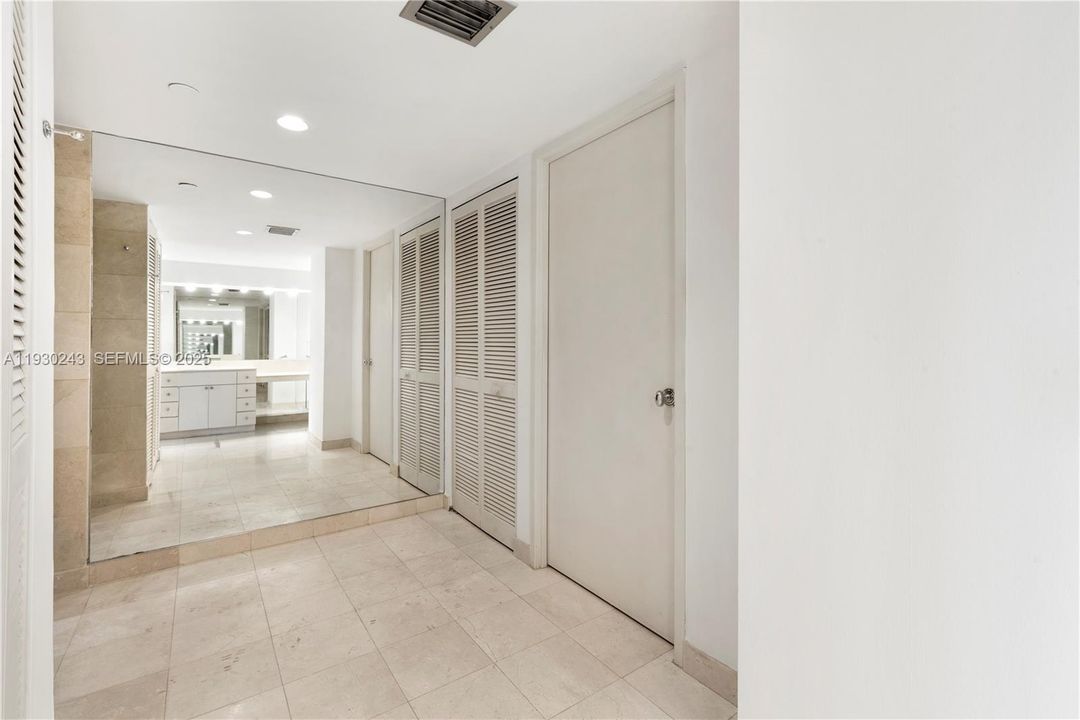 待售: $1,895,000 (2 贝兹, 2 浴室, 1623 平方英尺)