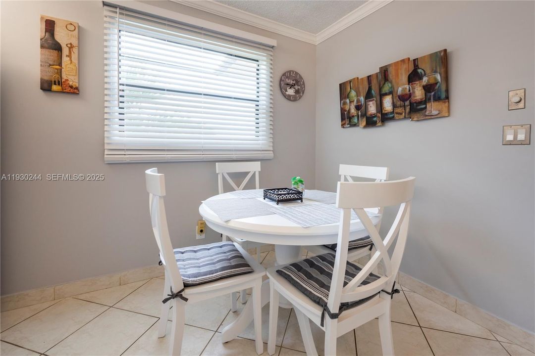 待售: $159,999 (2 贝兹, 2 浴室, 1270 平方英尺)