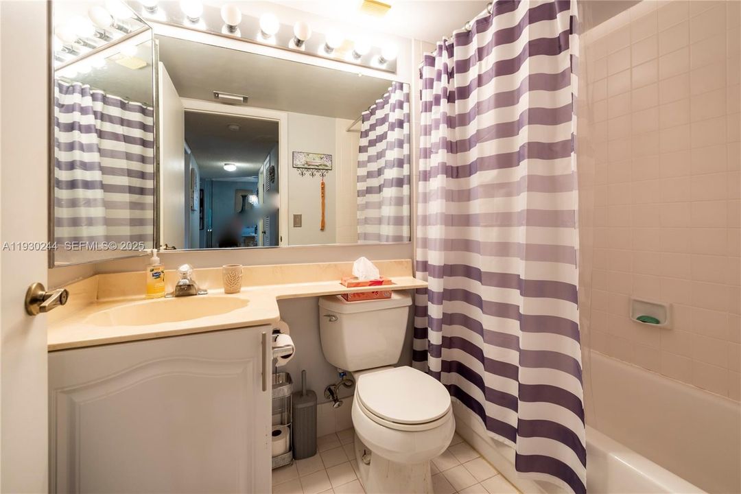 待售: $159,999 (2 贝兹, 2 浴室, 1270 平方英尺)