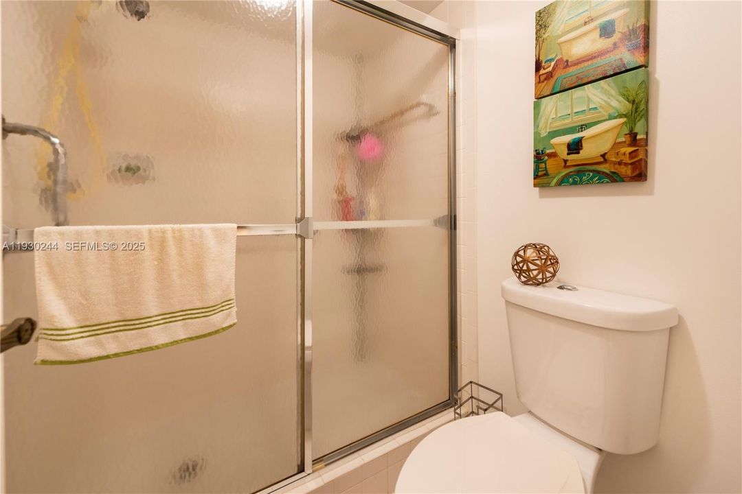 待售: $159,999 (2 贝兹, 2 浴室, 1270 平方英尺)