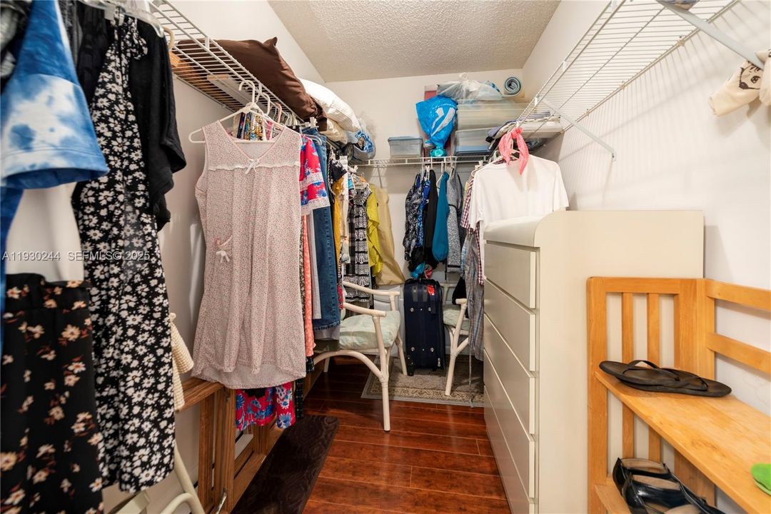 待售: $159,999 (2 贝兹, 2 浴室, 1270 平方英尺)