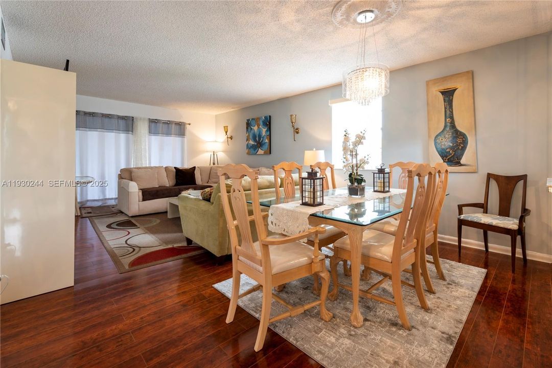 待售: $159,999 (2 贝兹, 2 浴室, 1270 平方英尺)