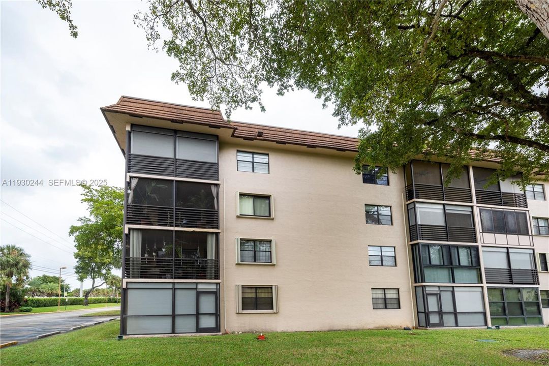 待售: $159,999 (2 贝兹, 2 浴室, 1270 平方英尺)