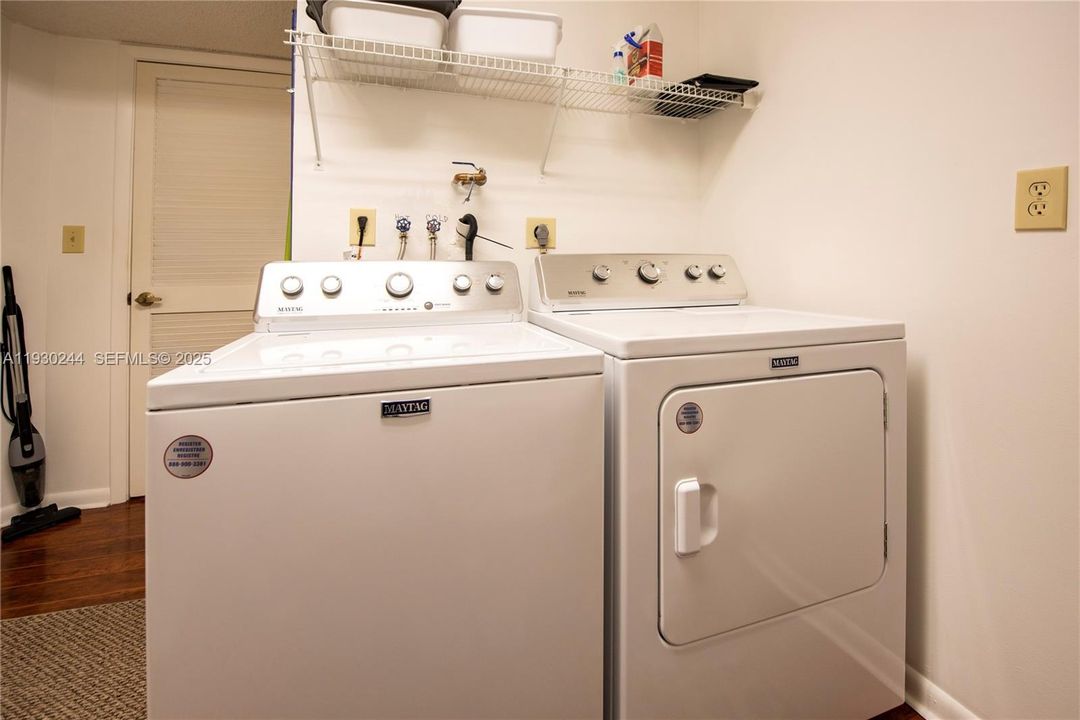 待售: $159,999 (2 贝兹, 2 浴室, 1270 平方英尺)