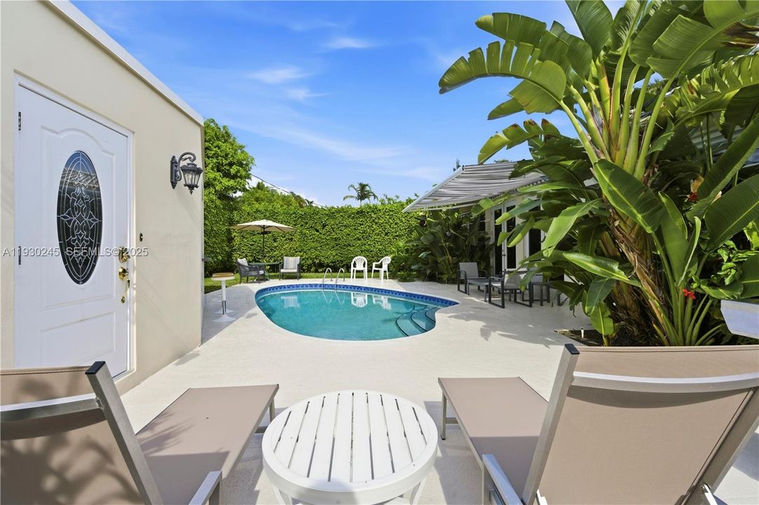 For Sale: $1,960,000 (5 beds, 4 baths, 3049 Square Feet)