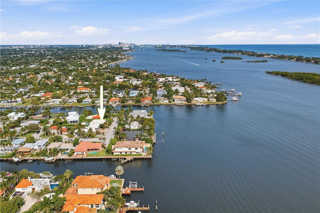 For Sale: $1,960,000 (5 beds, 4 baths, 3049 Square Feet)