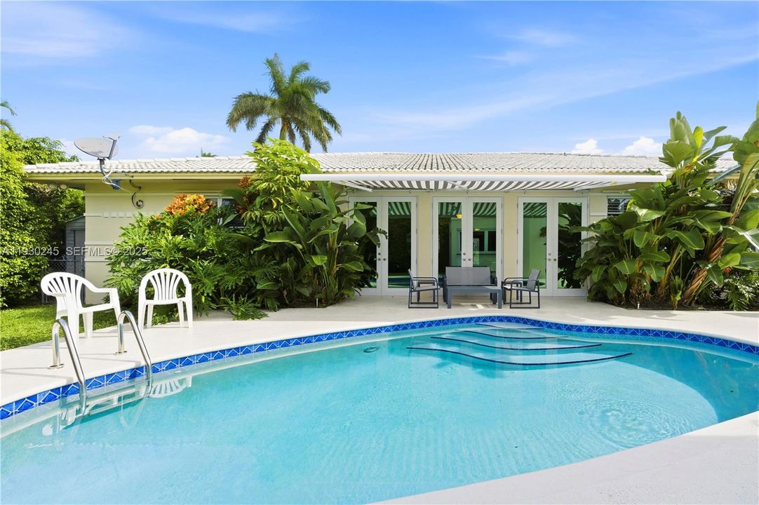 For Sale: $1,960,000 (5 beds, 4 baths, 3049 Square Feet)