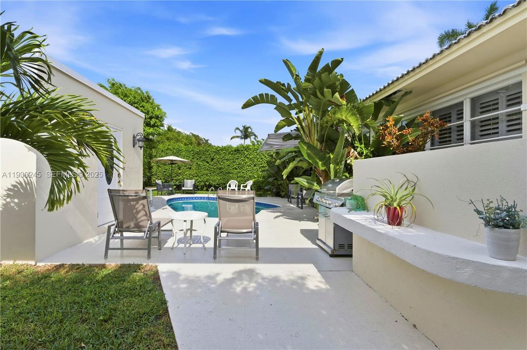 For Sale: $1,960,000 (5 beds, 4 baths, 3049 Square Feet)