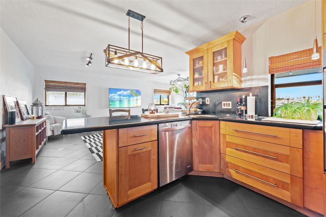 For Rent: $5,600 (4 beds, 2 baths, 2440 Square Feet)