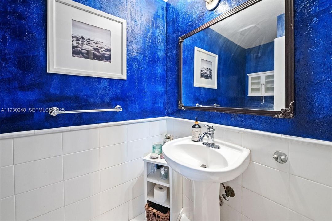 For Rent: $5,600 (4 beds, 2 baths, 2440 Square Feet)