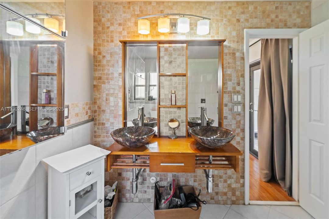 For Rent: $5,600 (4 beds, 2 baths, 2440 Square Feet)