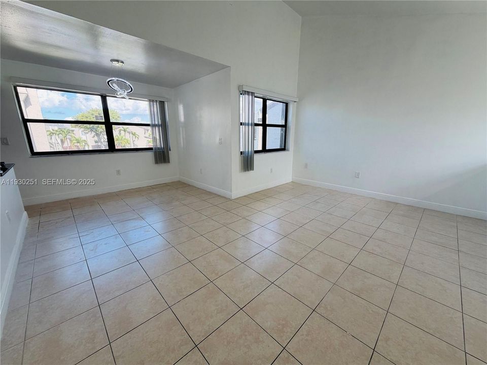 В аренду: $2,600 (2 спален, 2 ванн, 1005 Квадратных фут)