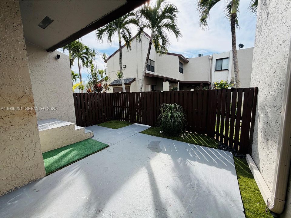 В аренду: $2,600 (2 спален, 2 ванн, 1005 Квадратных фут)