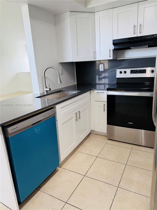 В аренду: $2,600 (2 спален, 2 ванн, 1005 Квадратных фут)