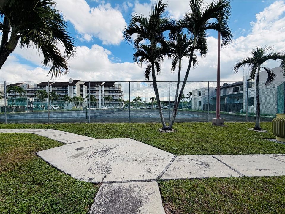 В аренду: $2,600 (2 спален, 2 ванн, 1005 Квадратных фут)