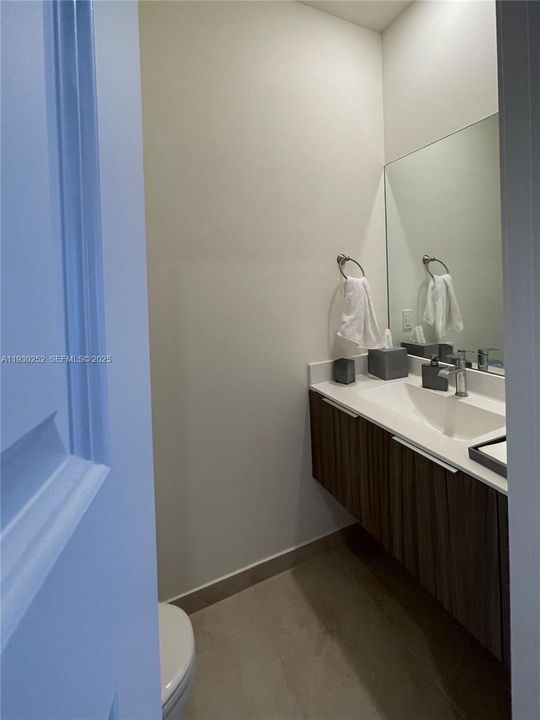 For Rent: $2,780 (2 beds, 2 baths, 1072 Square Feet)