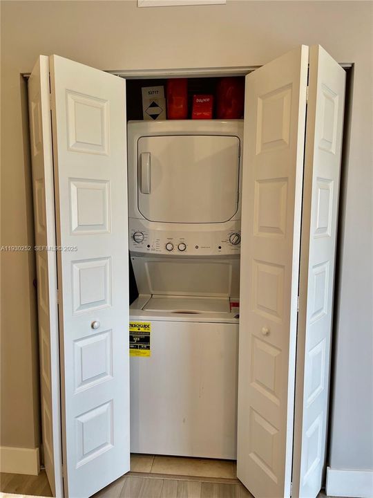 For Rent: $2,780 (2 beds, 2 baths, 1072 Square Feet)