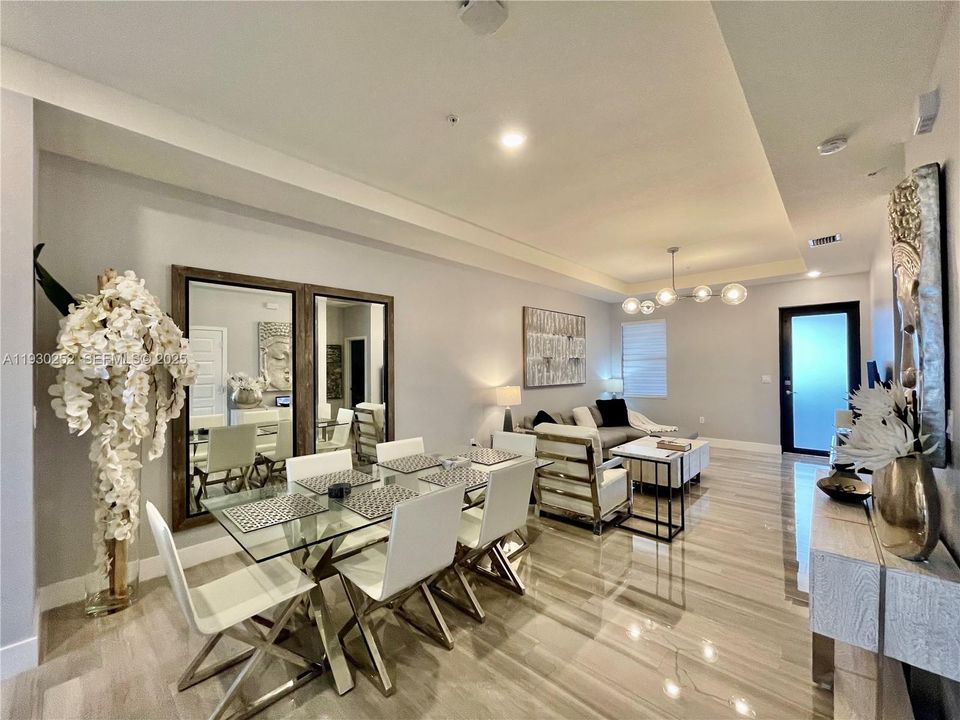 For Rent: $2,780 (2 beds, 2 baths, 1072 Square Feet)