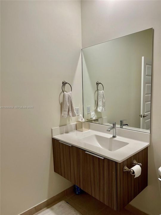 For Rent: $2,780 (2 beds, 2 baths, 1072 Square Feet)