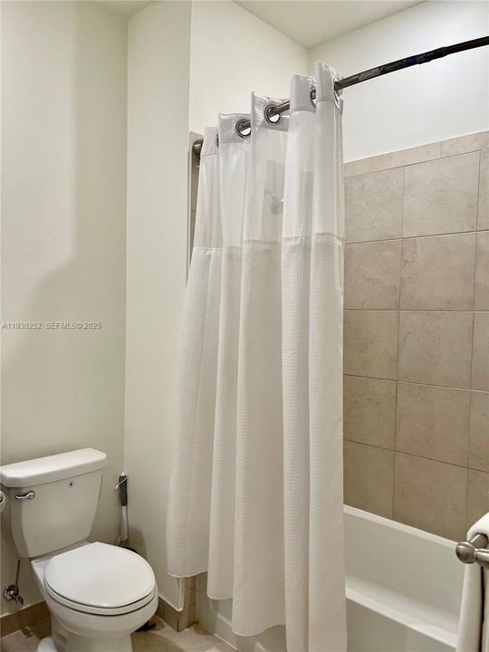 For Rent: $2,780 (2 beds, 2 baths, 1072 Square Feet)