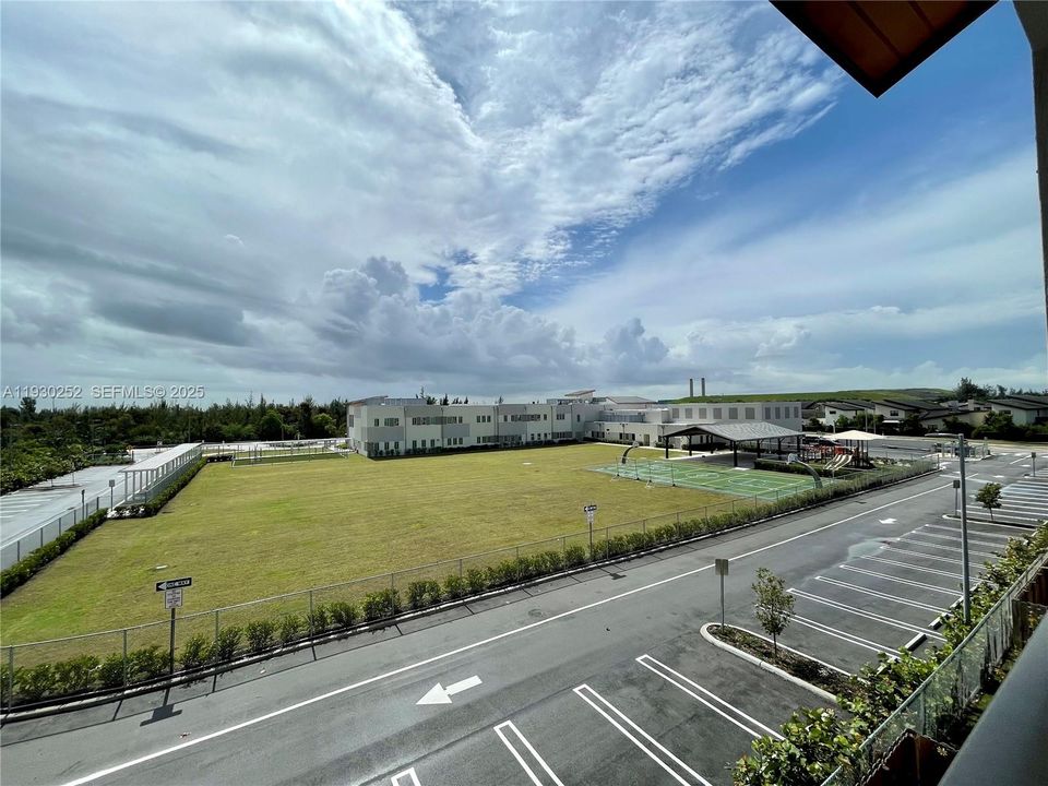 For Rent: $2,780 (2 beds, 2 baths, 1072 Square Feet)