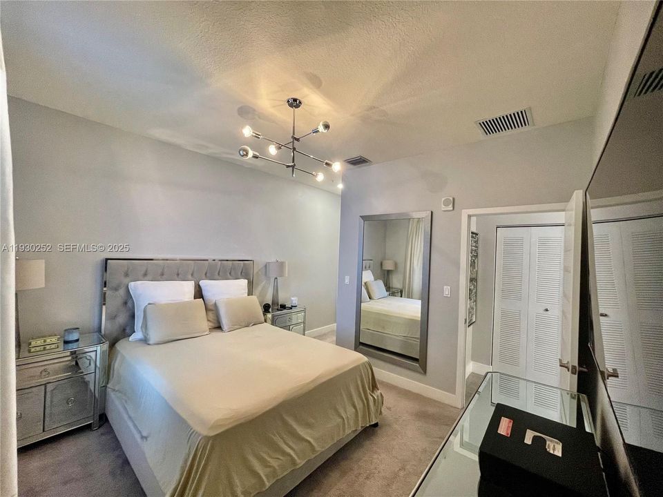 For Rent: $2,780 (2 beds, 2 baths, 1072 Square Feet)