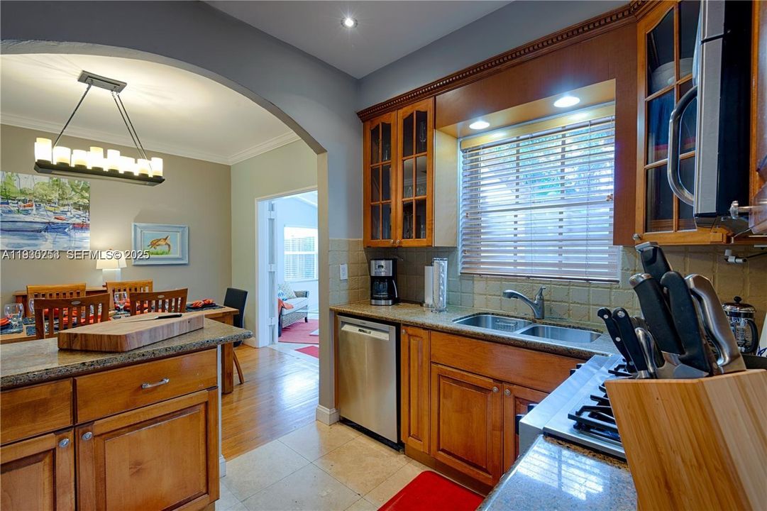 En Venta: $983,000 (2 camas, 1 baños, 1121 Pies cuadrados)