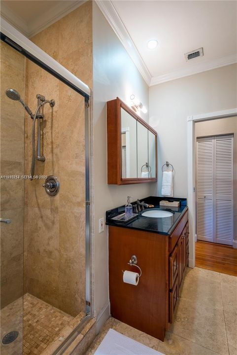 En Venta: $983,000 (2 camas, 1 baños, 1121 Pies cuadrados)