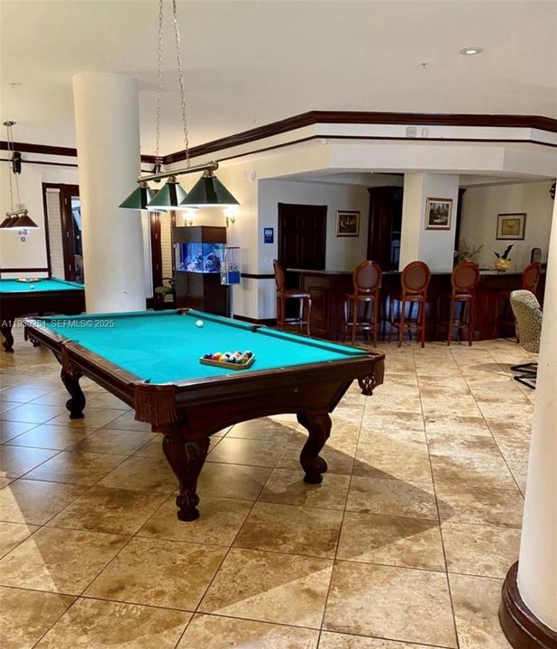 For Rent: $1,890 (1 beds, 1 baths, 685 Square Feet)