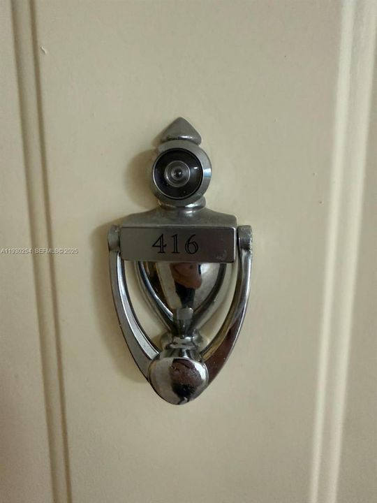 For Rent: $1,890 (1 beds, 1 baths, 685 Square Feet)