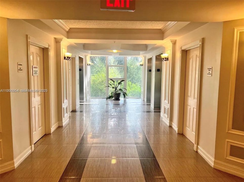 For Rent: $1,890 (1 beds, 1 baths, 685 Square Feet)