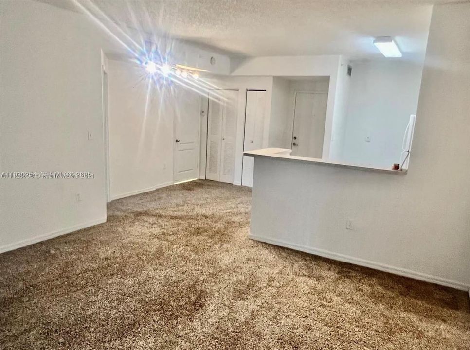 For Rent: $1,890 (1 beds, 1 baths, 685 Square Feet)