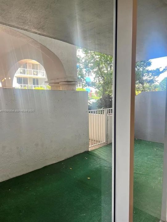 For Rent: $1,890 (1 beds, 1 baths, 685 Square Feet)