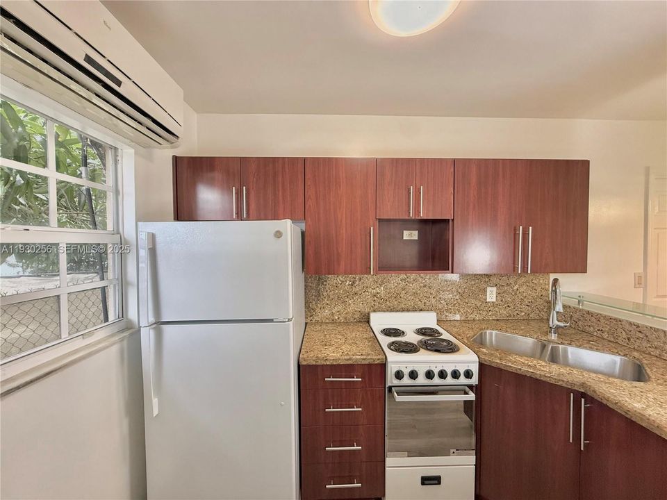 For Rent: $2,400 (2 beds, 1 baths, 1457 Square Feet)